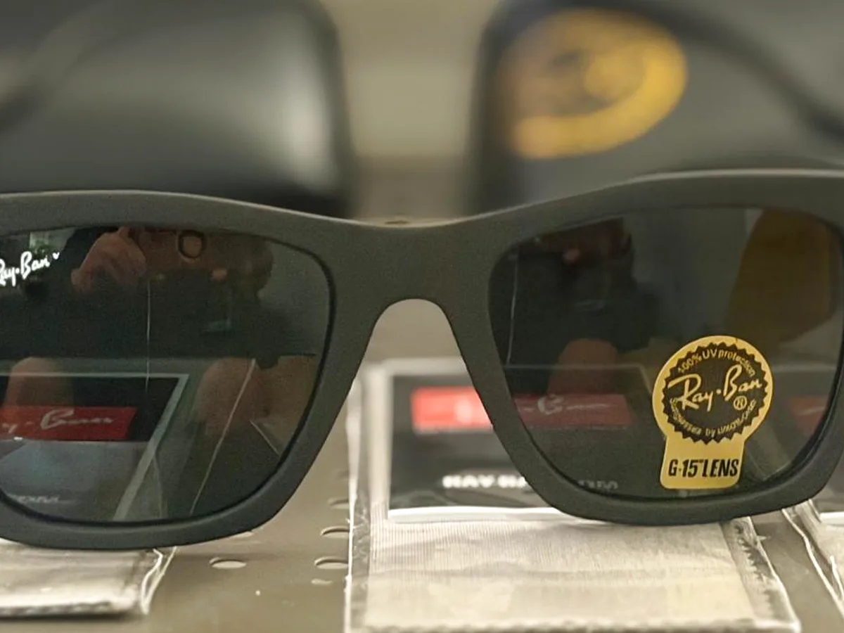 Ray-Ban black Wayfarer, polarized